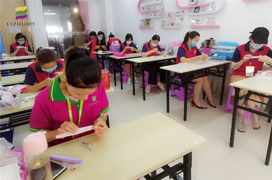 南寧美甲學(xué)校：歡迎你們，新同學(xué)