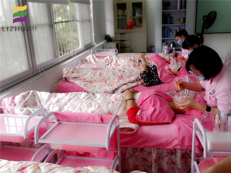 南寧美容學(xué)校：面部的綜合練習(xí)