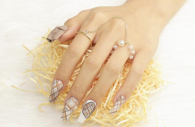 格紋美甲，麗竹學(xué)校美甲班作品分享