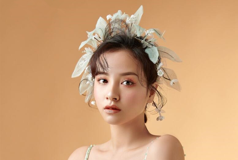 南寧美妝學(xué)校作品：甜美森系新娘造型