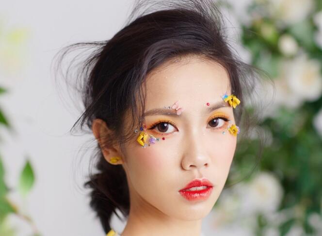 森系抽絲新娘造型，帶你領(lǐng)略南寧專業(yè)化妝培訓(xùn)技術(shù)