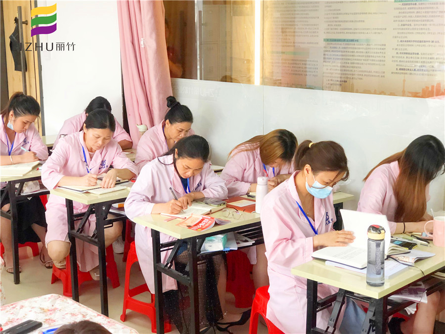 美容師為什么要學(xué)理論知識？南寧專業(yè)美容培訓(xùn)告訴你