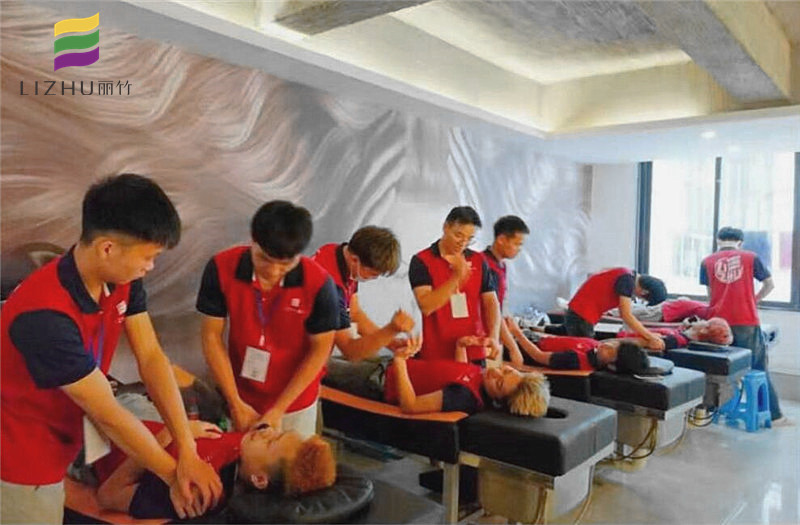 想知道南寧學(xué)美發(fā)哪家口碑好？來看看課堂花絮吧！