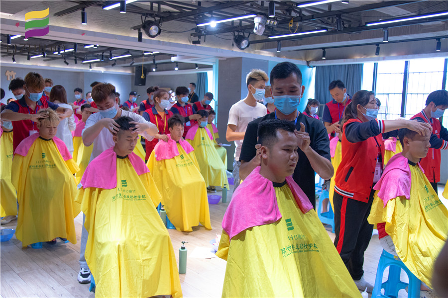 南寧美發(fā)學(xué)校哪家?guī)熧Y強(qiáng)？到麗竹美發(fā)學(xué)?？纯?>
								
								<span id=