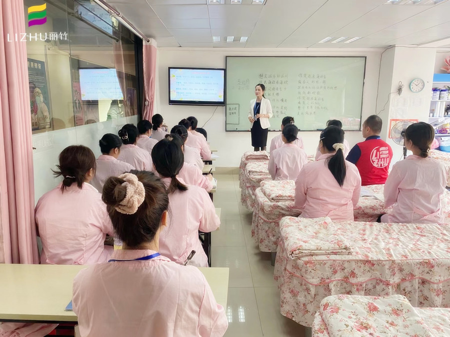 美容培訓(xùn)，來廣西專業(yè)美容培訓(xùn)學(xué)校