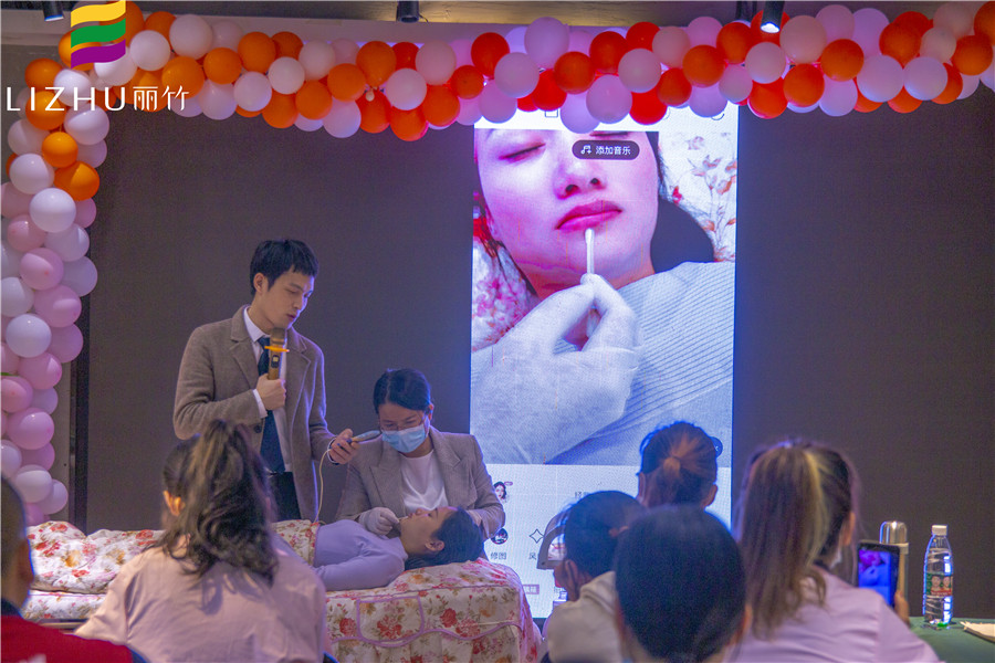 南寧正規(guī)紋繡培訓(xùn)：學(xué)習+美食兩不誤