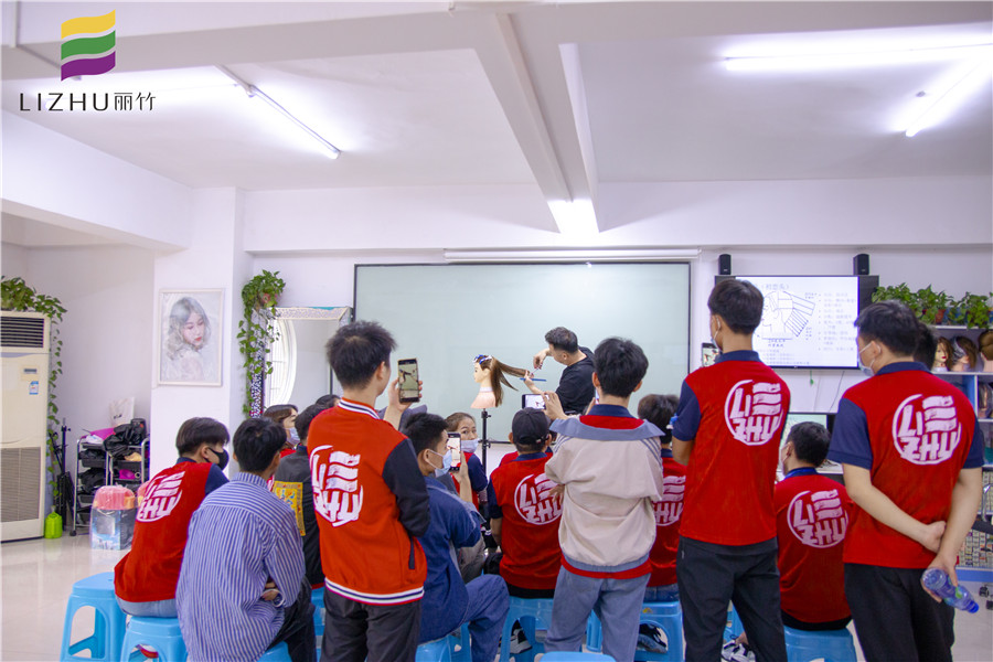 這些人不要剪“初戀頭”| 南寧學習發(fā)型修剪推薦