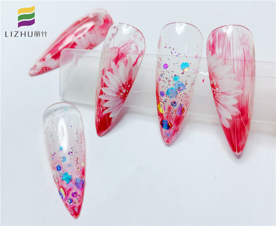 欣賞雛菊新年美甲，告訴你南寧哪里教的美甲受歡迎