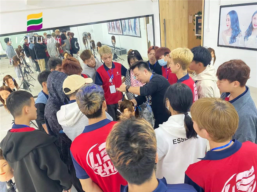 美發(fā)圓形層次修學習，廣西正規(guī)美發(fā)培訓機構學習