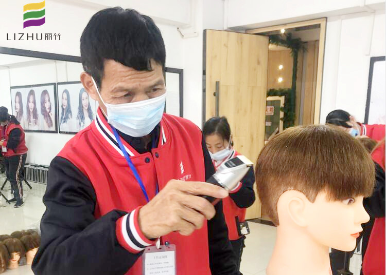 美發(fā)教學：南寧美發(fā)學校哪家有實力？