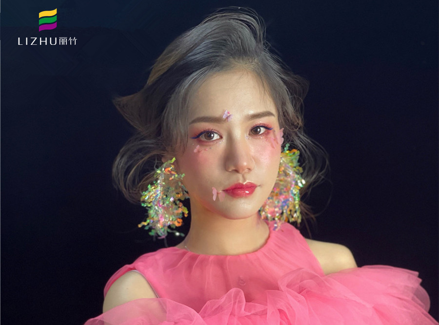 新娘桃花妝造型，告訴你學(xué)新娘妝到哪里學(xué)