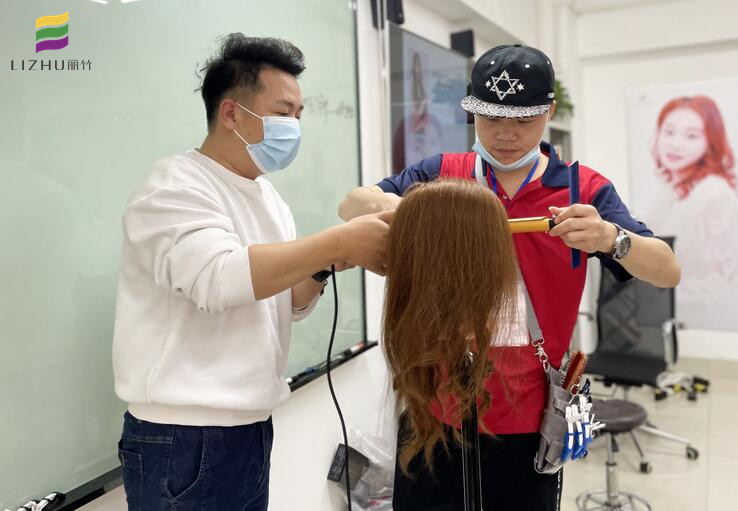 美發(fā)電棒基礎(chǔ)手法，南寧美發(fā)電棒造型培訓(xùn)班