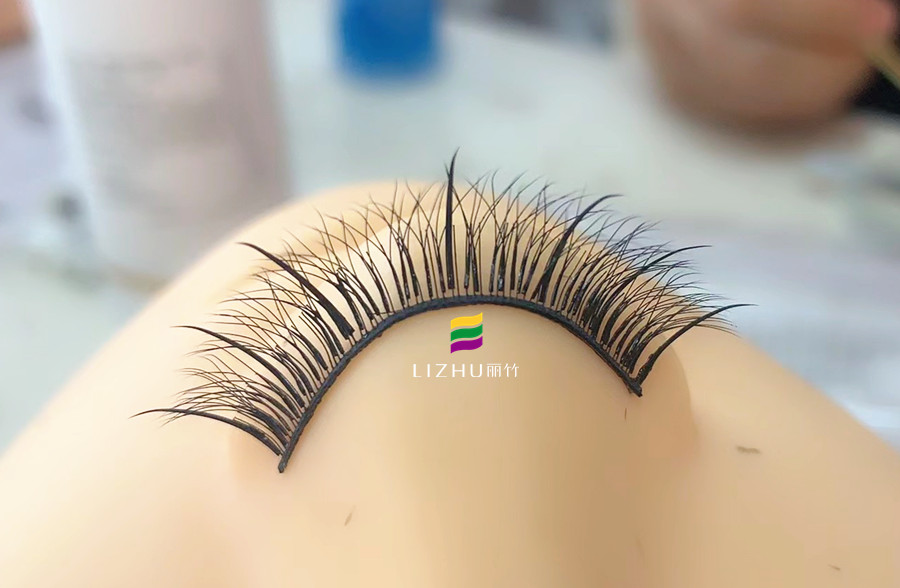 假人頭練習(xí)美睫技巧，廣西專業(yè)美睫課程