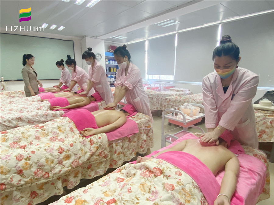 使用經(jīng)絡(luò)刷的注意事項(xiàng)，南寧美容職業(yè)學(xué)校課堂分享