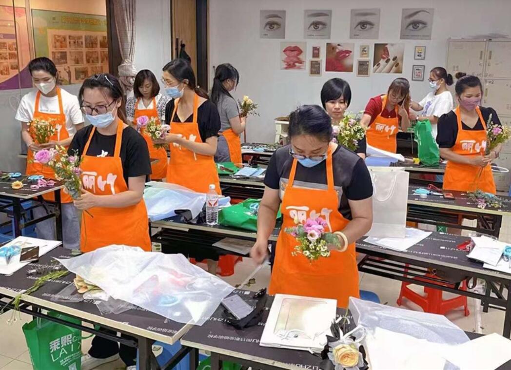 南寧花藝學(xué)校開班，浪漫席卷而來