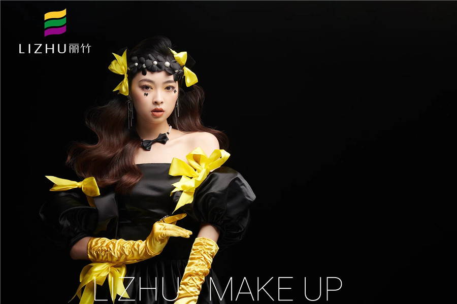 披發(fā)禮服造型 ，南寧化妝學(xué)校十大排行榜作品