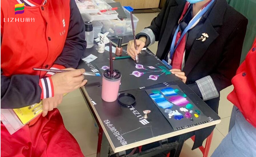 南寧美甲培訓(xùn)3D美甲彩繪課程