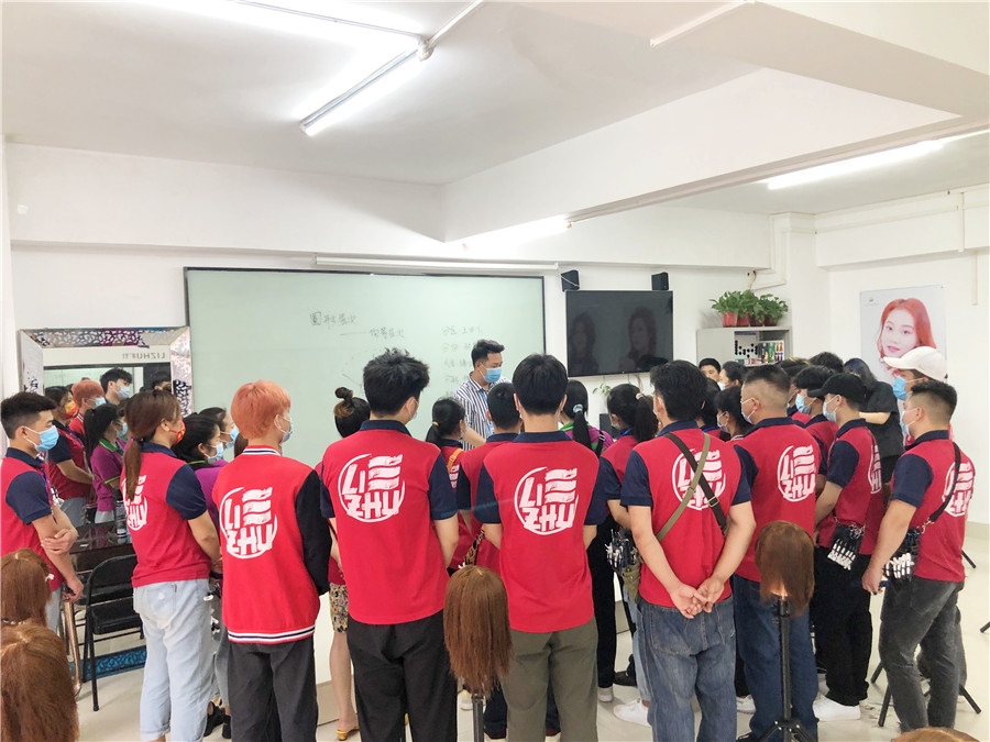 美發(fā)圓形層次的好處，廣西剪發(fā)培訓專業(yè)學校分析