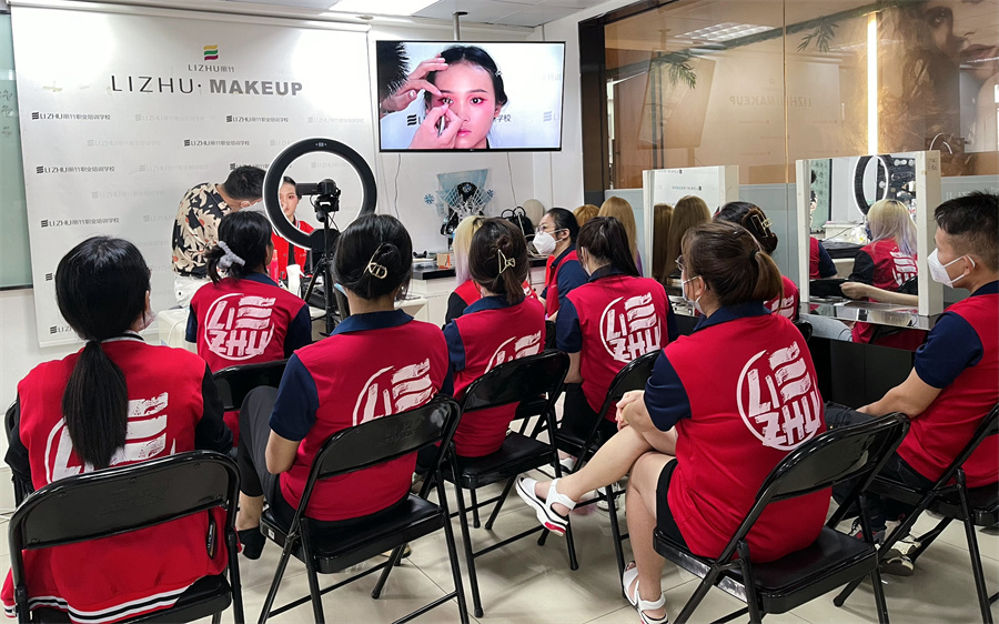 國(guó)風(fēng)妝容造型課堂 ，都是復(fù)古回憶的味道