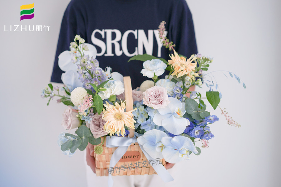 韓式手提花籃，廣西花藝插花學(xué)校作品