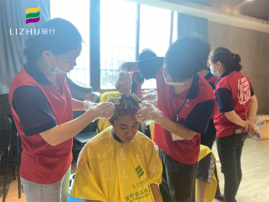 燙發(fā)之后多久染發(fā)比較好？南寧燙染技師班和你說