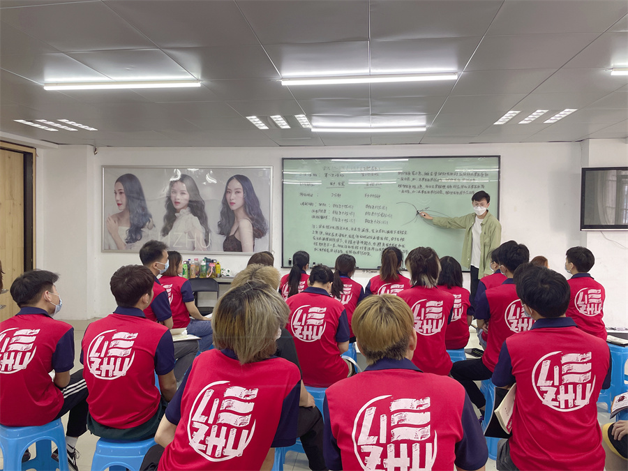 燙染理論知識，南寧美發(fā)燙染課程分享