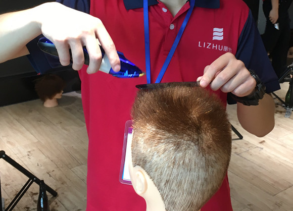 理平頭的技巧，廣西理發(fā)實訓分享