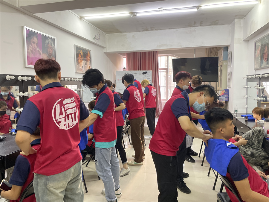 美發(fā)按摩實訓，南寧美發(fā)專業(yè)學校洗護課程