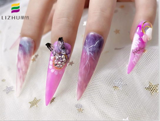 紫色霧霾美甲，南寧培訓(xùn)美甲師作品欣賞