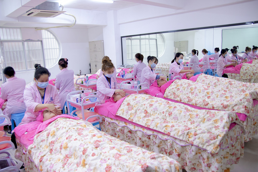 南寧美容培訓(xùn)課堂環(huán)境