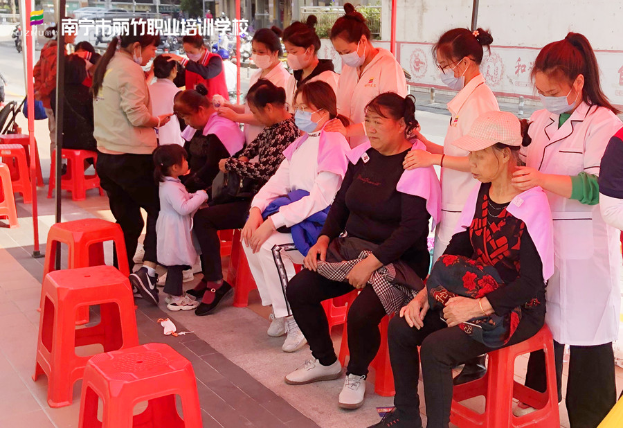 美容社會實踐活動，廣西美容職業(yè)學(xué)校專業(yè)技能贏口碑