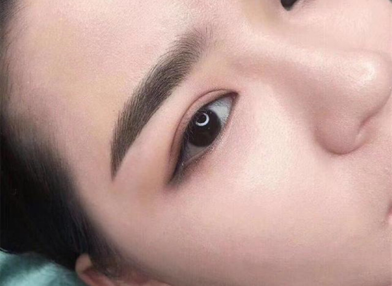 絲霧眉的特點，廣西眉眼唇技術(shù)學校教學