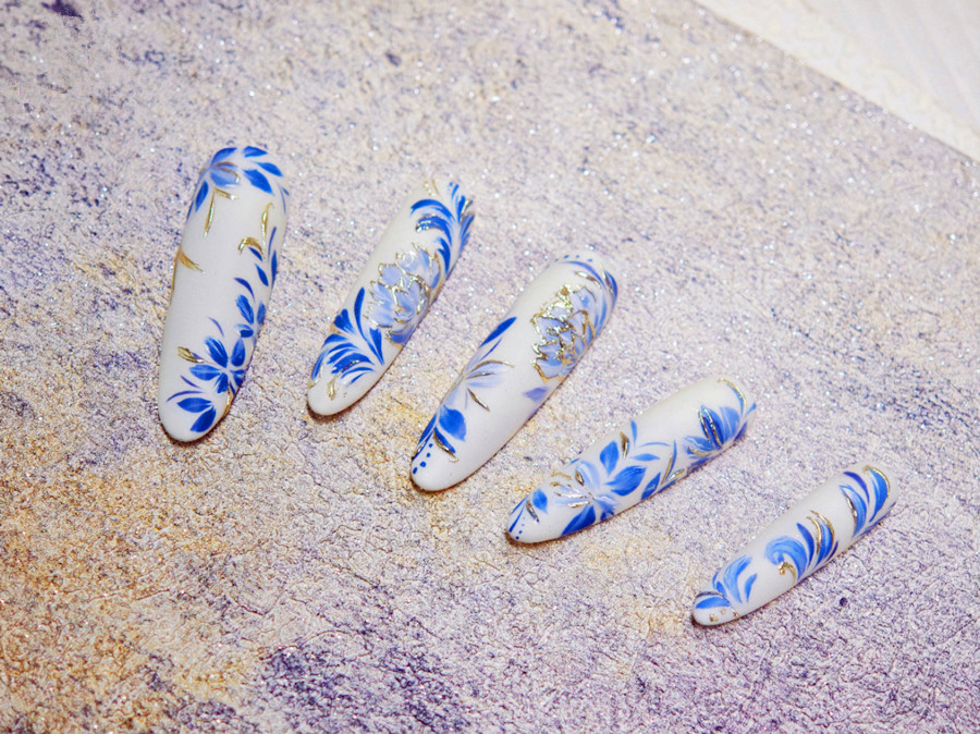 青花瓷美甲，美甲款式小紅書(shū)