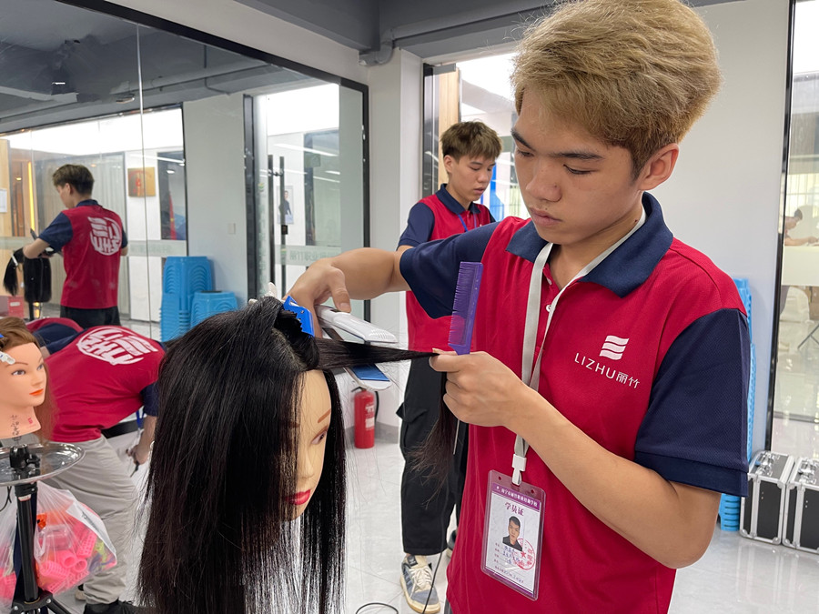 廣西養(yǎng)發(fā)養(yǎng)發(fā)學校： 令頭發(fā)快速增長的食物