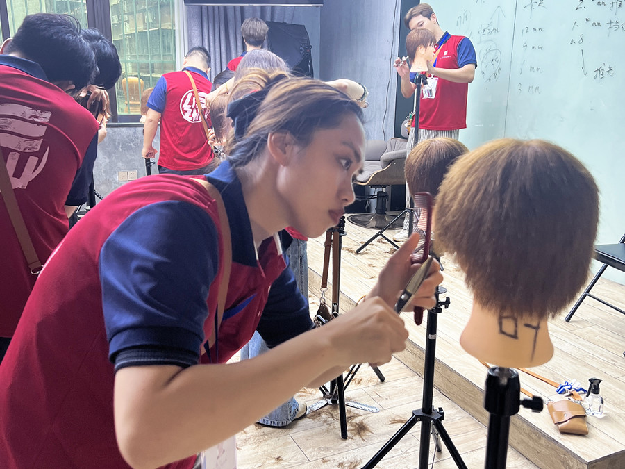 美發(fā)新手核心技術(shù)點(diǎn)，廣西剪發(fā)造型學(xué)校分享