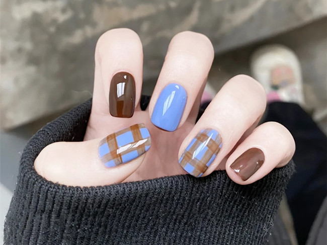 清新藍(lán)格紋美甲，南寧美甲訓(xùn)練