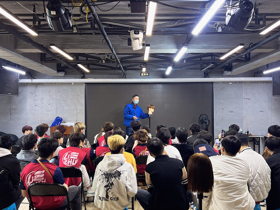 男士發(fā)型手法示范課堂，南寧剪發(fā)學(xué)習(xí)