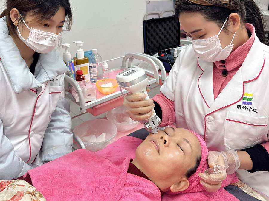 操作水光的步驟關鍵，南寧皮膚管理培訓